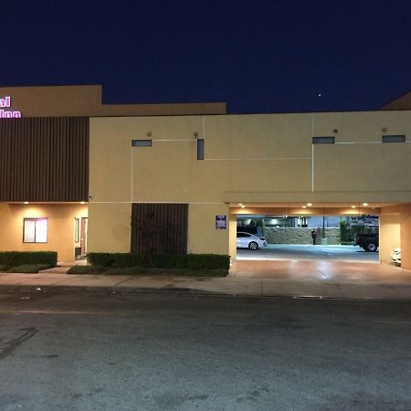 Crystal Palace Inn Maywood Экстерьер фото