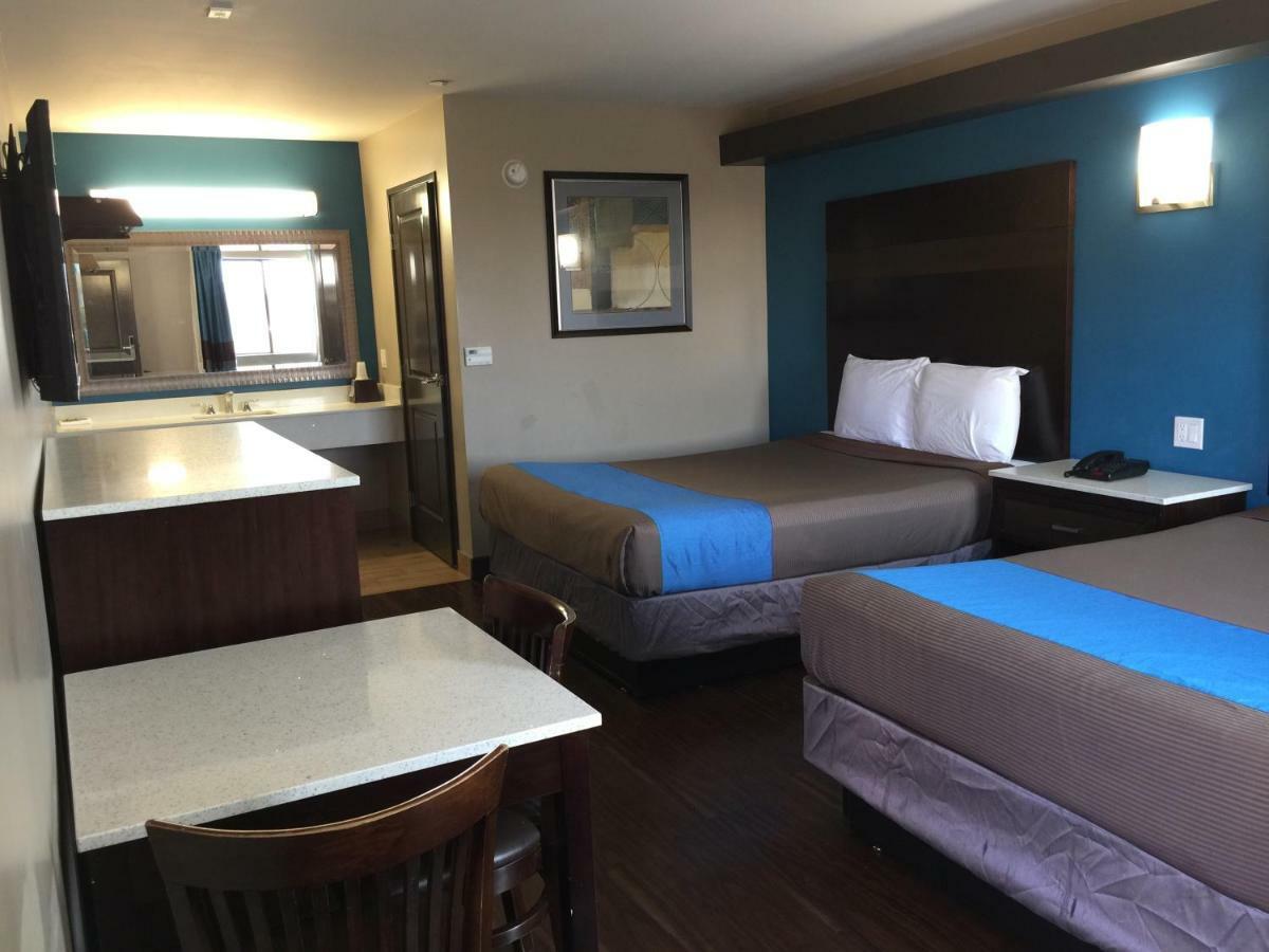 Crystal Palace Inn Maywood Экстерьер фото